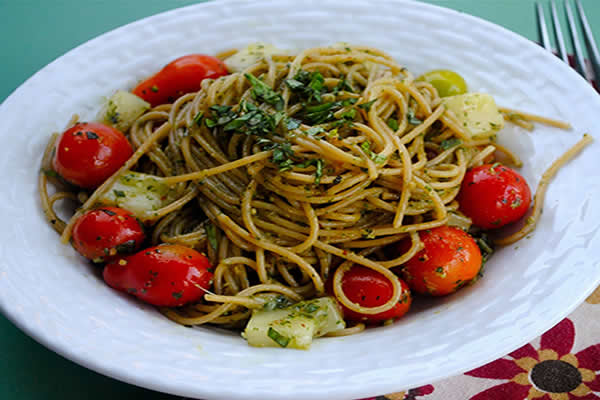 É saudável jantar a noite?